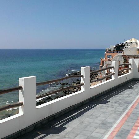 Hashpoint Surf Camp Hostel Taghazout Exterior photo